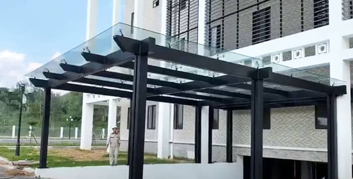 mái che ô tô bằng kính cường lực